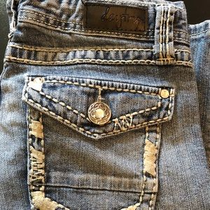Day trip boot cut jeans with pocket detail.